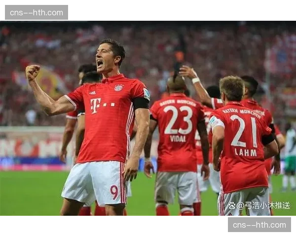 战术分析：奥格斯堡通过长传找高中锋，成功规避了拜仁中场第一道压迫线