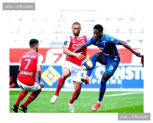 朗斯0-0战平兰斯，双方门将屡献神扑，比赛以平局收场